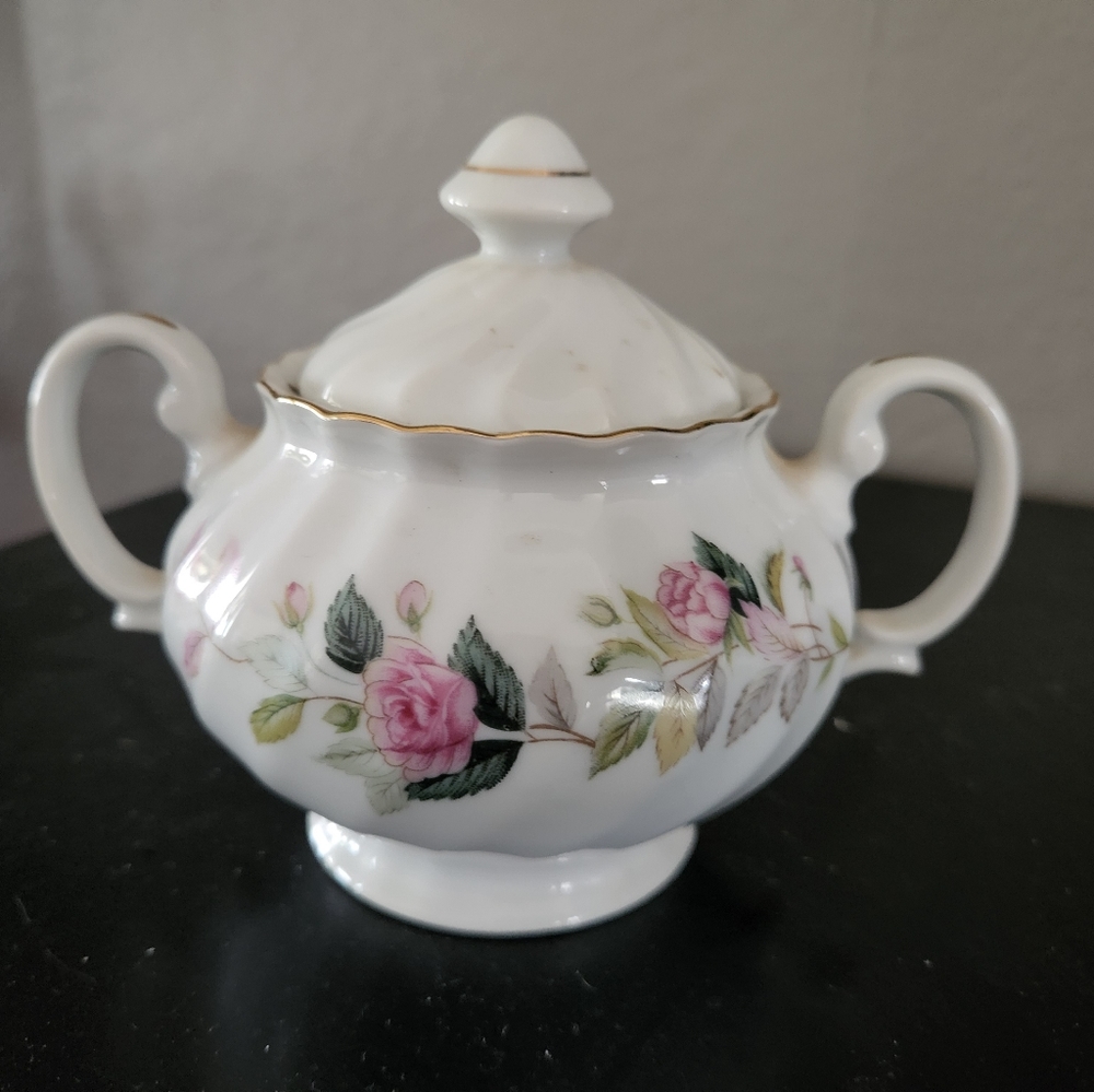 Sugar dish